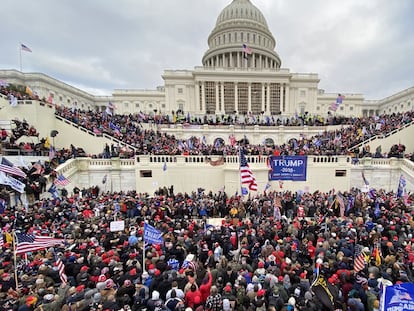 Miles de partidarios de Trump, el miércoles en el asalto al Capitolio.