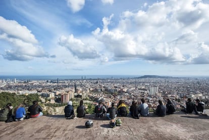 Carmel Bunkers lookout (Barcelona). As well as boasting 360-degree views of the city, the 260-meter tall hill, Turó de la Rovira, is a key part of Spain’s 20th century history. During the Spanish Civil War, an anti-aircraft battery was established there but despite its name, there were never any bunkers. The barracks were torn down before the 1992 Olympic Games to allow residents to enjoy the panorama from the abandoned hill.