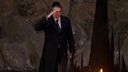 Jair Bolsonaro visita o Yad Vashem, em Jerusalém, no dia 2 de abril.
