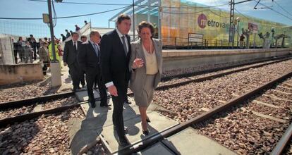 El exconsejero de Infraestructuras, Mario Flores, y la alcaldesa de Valencia, Rita Barberá, en una imagen de archivo.