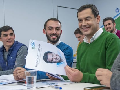 Juan Manuel Moreno durante una rueda de prensa en Sevilla.