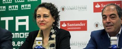 La ministra de Trabajo, Magdalena Valerio, y el presidente de la Asociación de Trabajadores Autónomos (ATA), Lorenzo Amor.