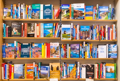 Razones para seguir viajando con una guía en tiempos de IA