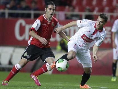 Crist&oacute;foro intenta controlar el bal&oacute;n. 
 