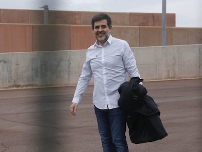 Jordi Sànchez sale de Lledoners con un permiso penitenciario.