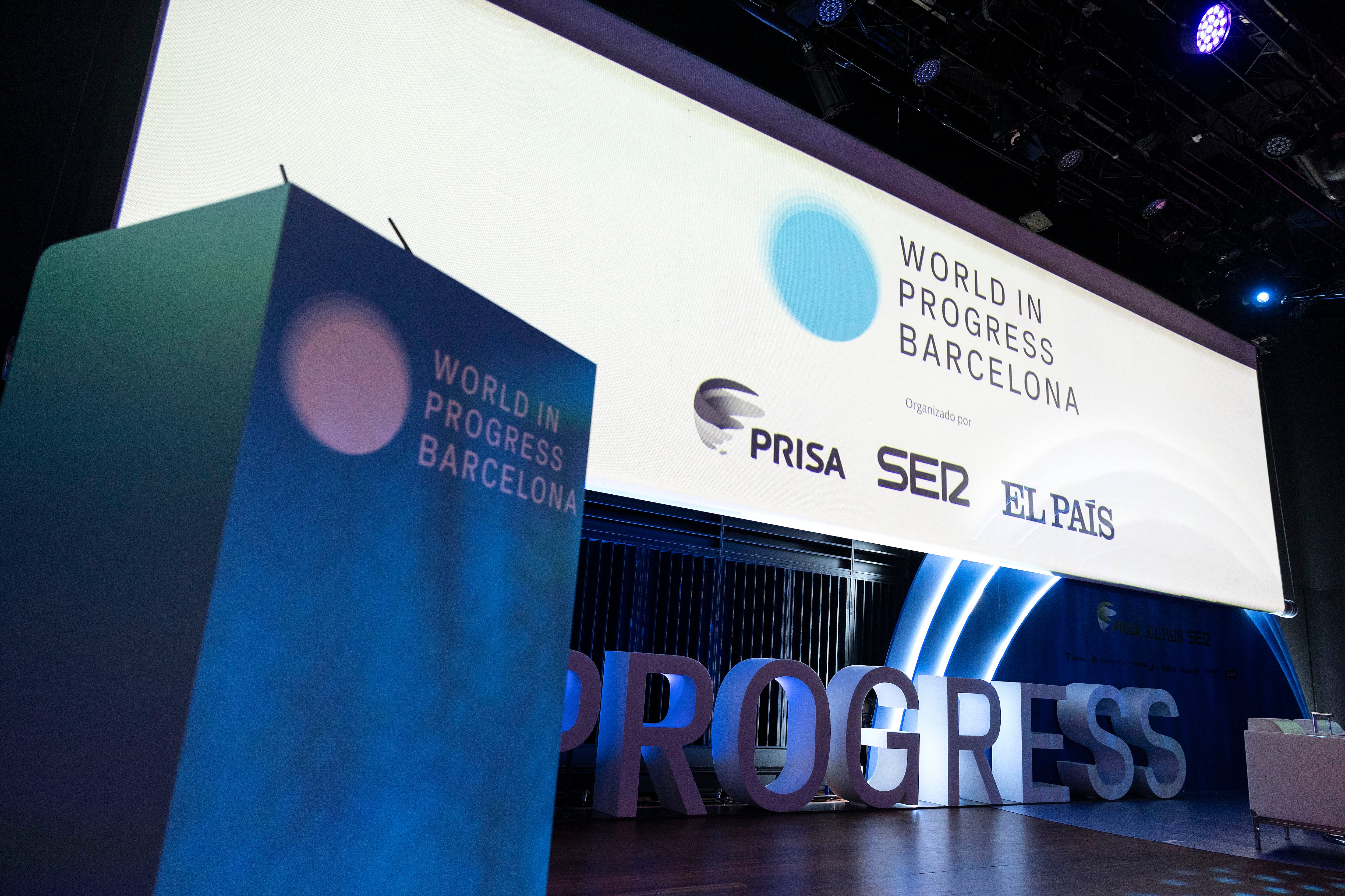 El auditorio del Caixaforum de Barcelona, donde este lunes tendrá lugar el evento World In Progress, organizado por El País.