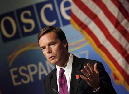 El representante de Estados Unidos, Nicholas Burns, en la conferencia de prensa de ayer en Madrid.