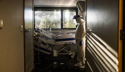 A coronavirus patient at La Paz hospital’s emergency ward in Madrid.
