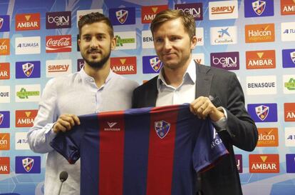 Vadillo, en su presentaci&oacute;n como jugador del Huesca. 