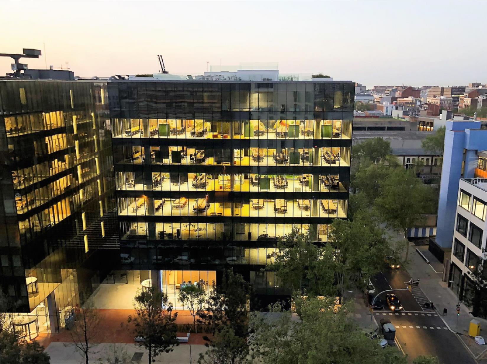 ¿Coartada o necesidad? Los despidos de Amazon en Cataluña ponen a prueba el relato de la IA