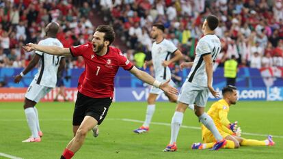 Kvaratskhelia, la gran estrella de Georgia, celebra su gol este miércoles ante Portugal en Gelsenkirchen.