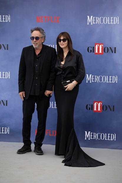 En el plano personal, el pasado mes de septiembre la intérprete anunciaba su ruptura con el director de cine Tim Burton, con el que mantuvo una relación de tres años. “Mientras viva, Tim siempre tendrá un lugar único en mi corazón”, confesaba entonces Bellucci a la edición italiana de la revista ‘Vogue’.