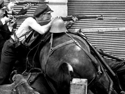 La famosa fotografía de Centelles en las calles de Barcelona.
