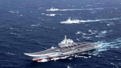 O porta-aviões chinês ‘Liaoning’ no mar do sul da China, no final de dezembro.