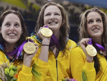 El equipo australiano muestra su único oro, en 4x100m libres, en Londres.