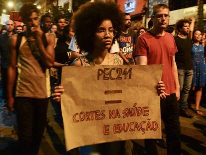 Protesto contra a PEC do teto dos gastos em São Paulo, em outubro.