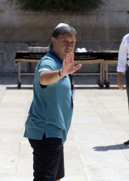 El Tata Martino durante la visita del Barcelona a Jerusalén.[