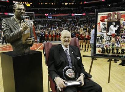 El ex entrenador Johnny <i>Red </i>Kerr durante un homenaje celebrado el pasado 10 de febrero en Chicago.