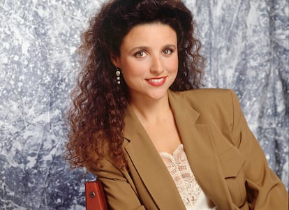 Julia Louis-Dreyfus como Elaine Benes.