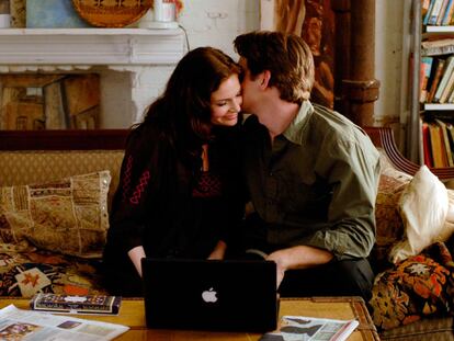 ¿Cómo es el enamoramiento (estado de idiotez transitoria) cuando sucede en Internet?