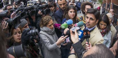 El matador de toros Francisco Rivera, declara ante los medios de comunicación.