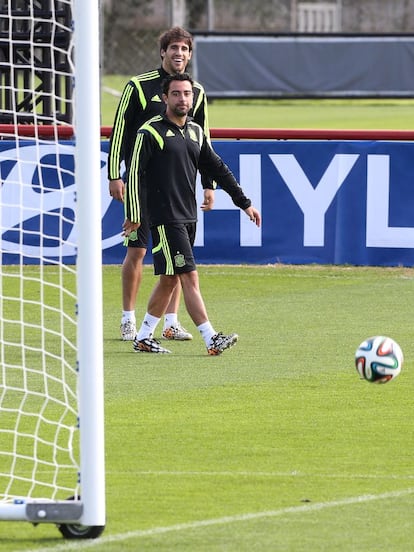 Xavi Hernández y Javi Martínez.