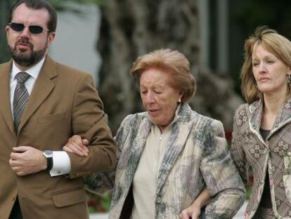 El padre, la abuela y la tía de la reina Ortiz.
