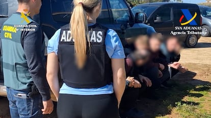 La Guardia Civil ha desmantelado una organización que fabricaba tabaco de manera ilegal y explotaba a los trabajadores. / MINISTERIO DEL INTERIOR
