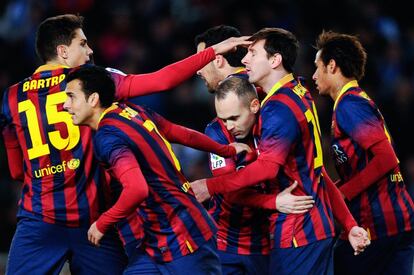 Los jugadores del Barça celebran el uno a uno que empataba el partido.