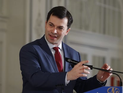 El secretario general del PSdeG-PSOE y candidato a la Presidencia de la Xunta, Gonzalo Caballero, durante un desayuno informativo en Madrid, este miércoles. EFE/Paco Campos