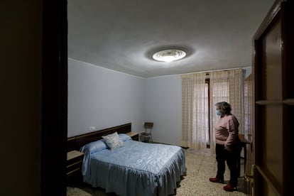 Interior de la pensión Vianesa, en Valladolid, donde se halló el cadáver de la mujer asesinada.