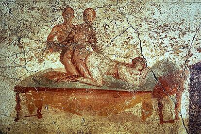 Fresco erótico de un baño público de la ciudad romana de Pompeya, restaurado en 2001.
