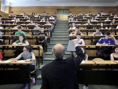 Examen de selectividad en la Facultad de Odontolog&iacute;a de la Complutense de Madrid, el pasado junio. 