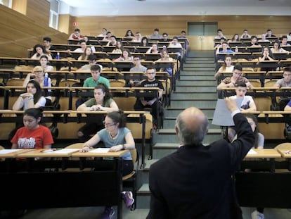 Examen de selectividad en la Facultad de Odontolog&iacute;a de la Complutense de Madrid, el pasado junio. 