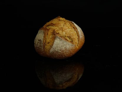 Boba de telera elaborada con un 50% de trigo duro molturado en piedra y un 50% de trigo, de El Horno de Vélez (Lebrija).