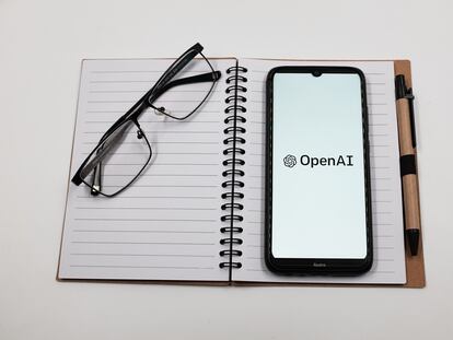 OpenAI es la creadora de ChatGPT, la inteligencia artificial generativa más popular.