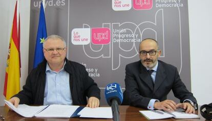 Romain Muzzati y Eduardo G&oacute;mez, coordinador auton&oacute;mico y de la ciudad de Valencia de UPyD.