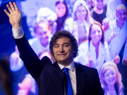 Milei celebra una baja del riesgo país, el indicador que obsesiona a los argentinos