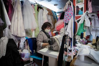 Taller de costura de vestidos para eventos en La Florida de L'Hospitalet de Llobregat.