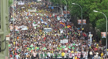 Manifestantes del 15-M en la calle Balmes, en Barcelona.