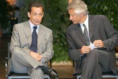 Nicolas Sarkozy (izquierda) y Dominique de Villepin, en una reunión en Reims el 30 agosto.