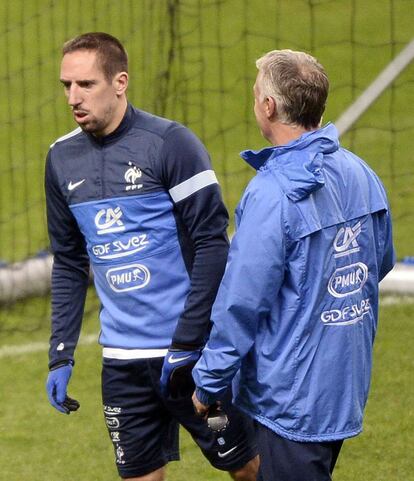 Franck Ribéry junto al seleccionador Didier Deschamps.
