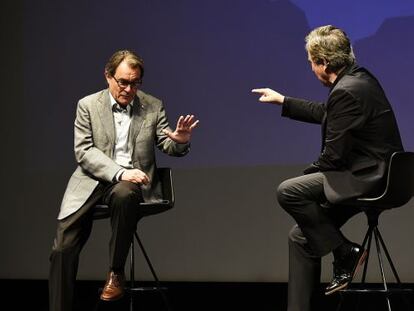  Mas, en plena conversa amb Gabilondo.