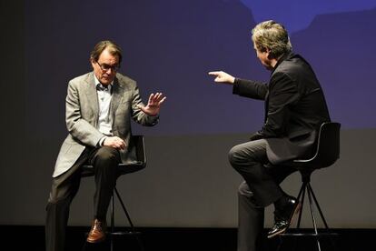 Mas, en plena conversa amb Gabilondo.