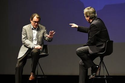  Mas, en plena conversa amb Gabilondo.