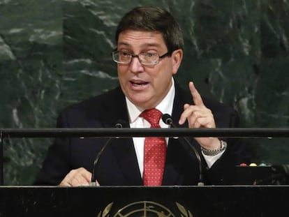El canciller cubano Bruno Rodr&iacute;guez dirigi&eacute;ndose a la ONU