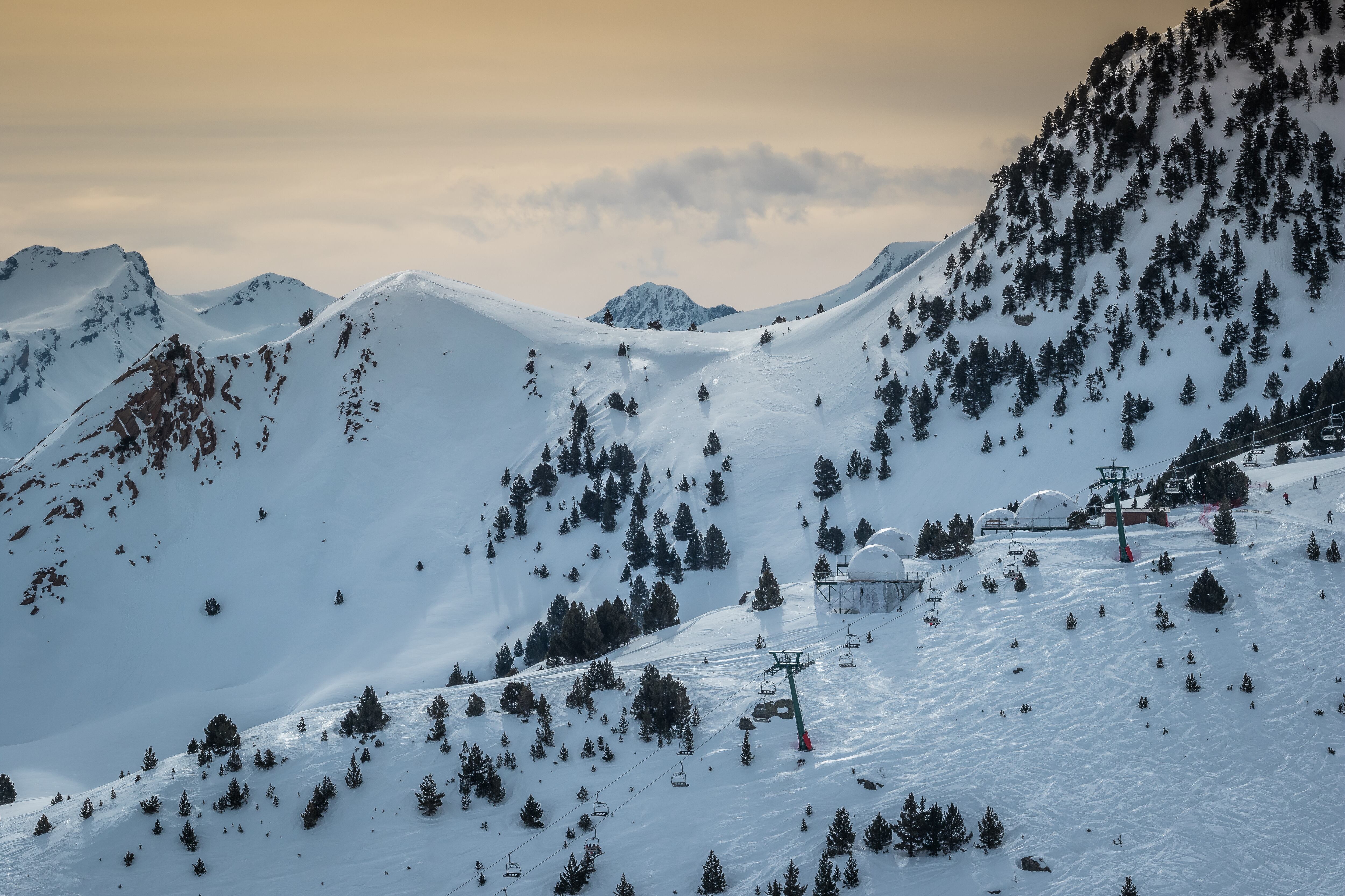 Los iglús de Las Mugas, un espacio instalado en Formigal-Panticosa, a 1.800 metros de altitud.