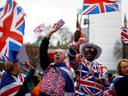 Manifestantes celebraron el Brexit a la salida de Reino Unido