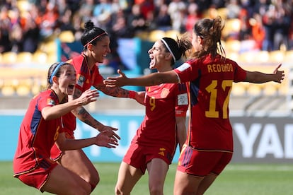 Celebración del primer gol de La Roja.