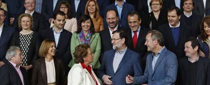 Rita Barber&aacute; centra las miradas de Rus, Cospedal, Rajoy, Fabra, Ciscar y los candidatos del PP a las alcald&iacute;as de m&aacute;s de 20.000 habitantes.